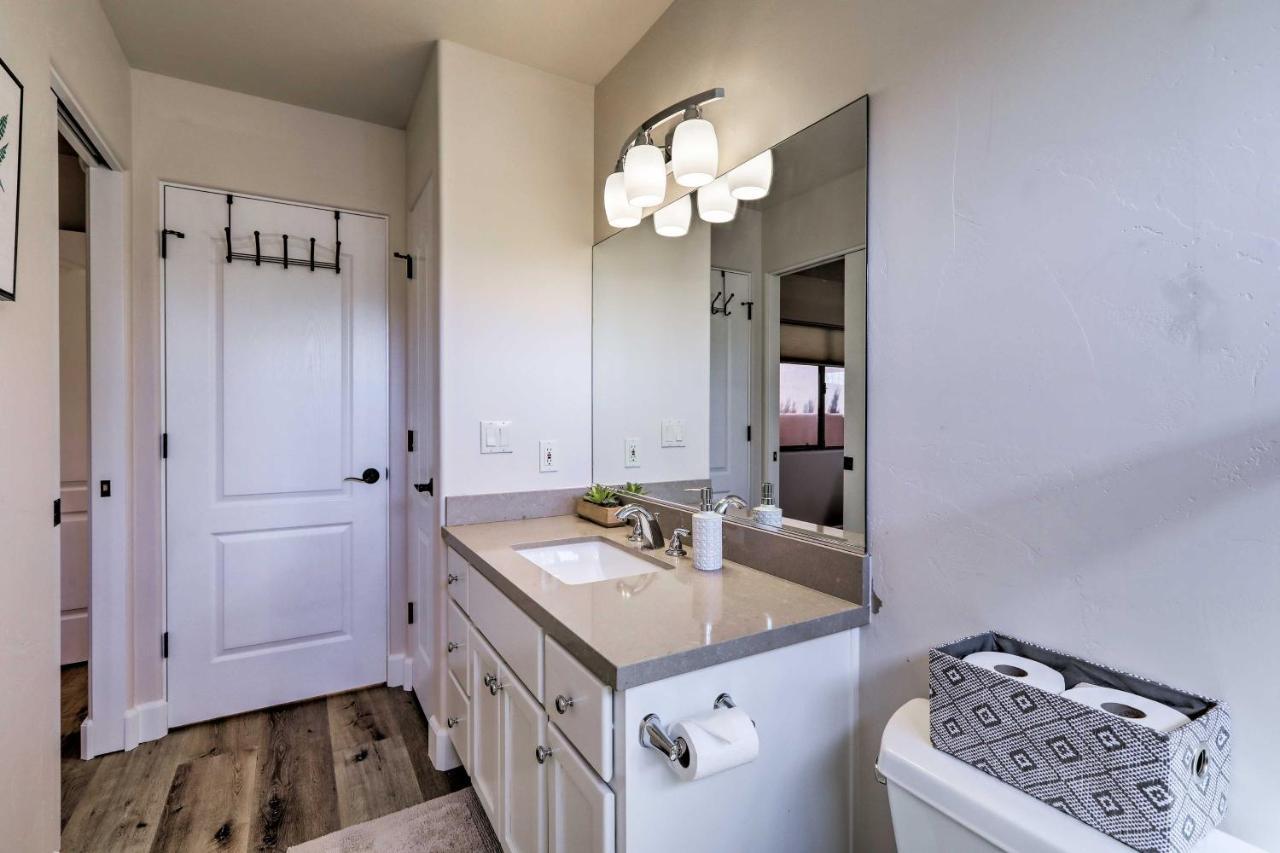 Luxury Sedona Living Remodeled With Red Rock Views! Villa Exterior photo